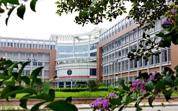 山东化工技师学院